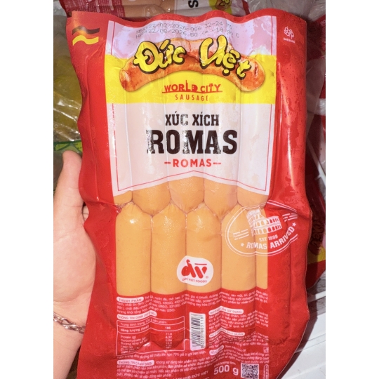 Xúc xích Đức Việt